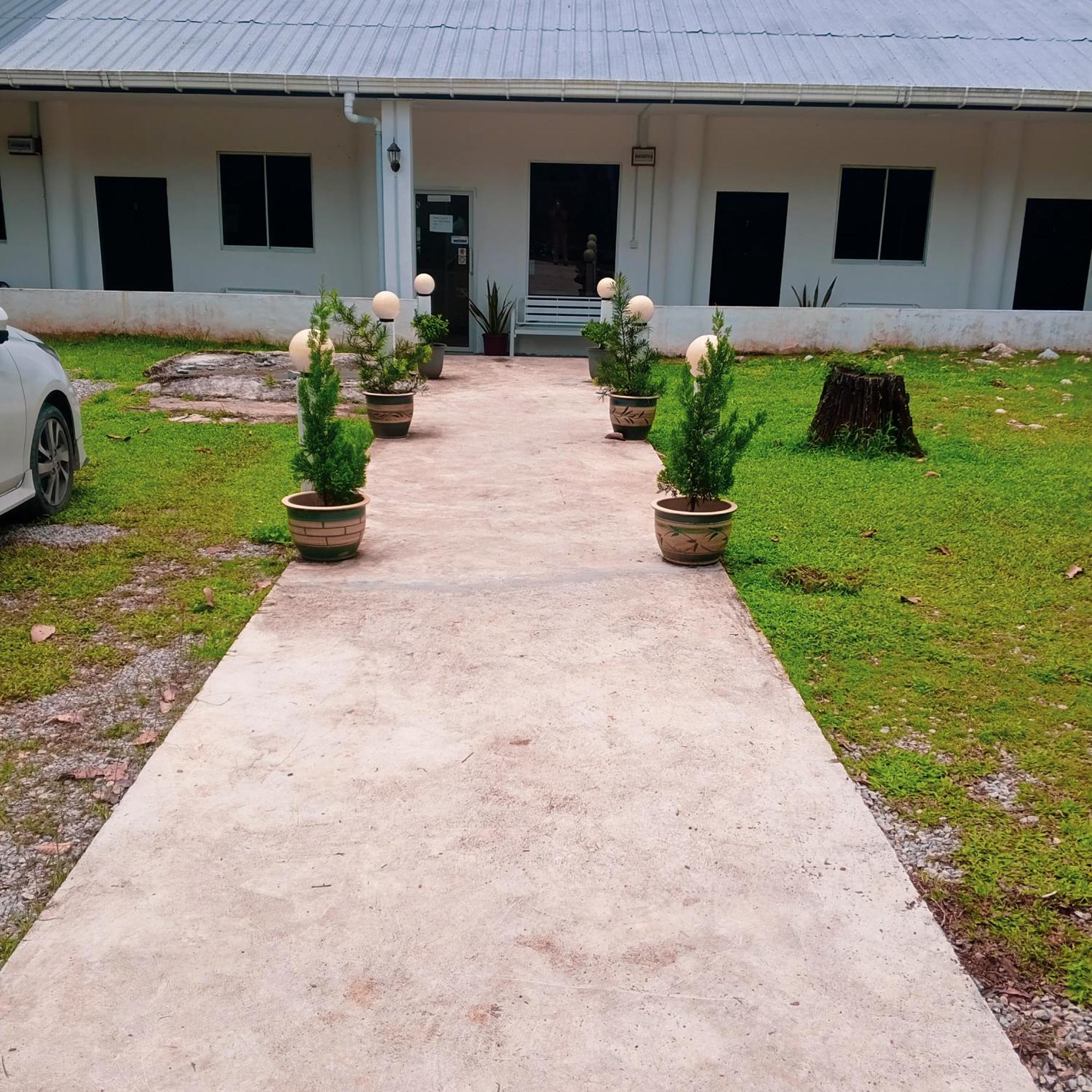 Sukau tomanggong view bed & breakfast Eksteriør billede